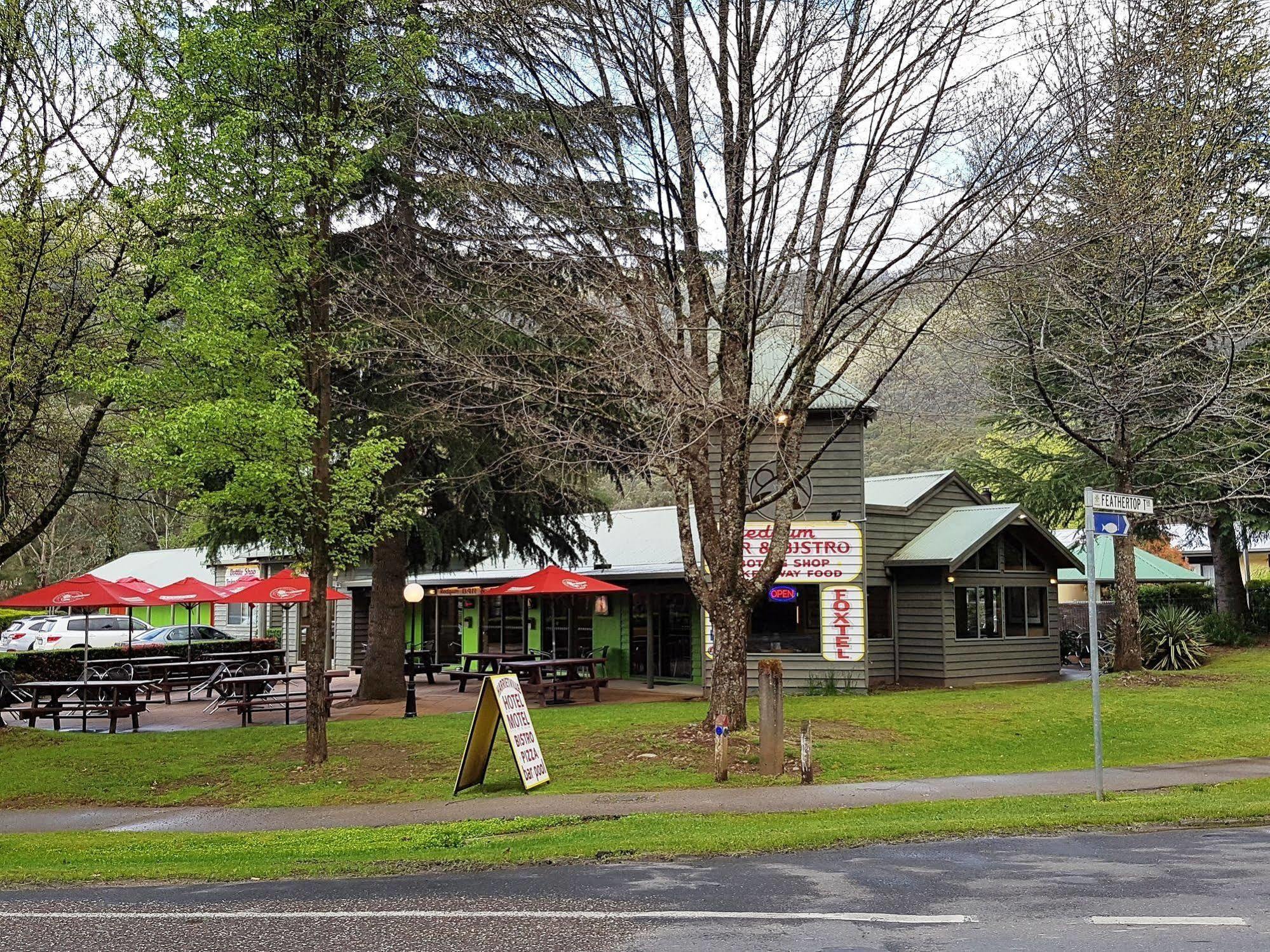 Harrietville Hotel Motel Exterior foto